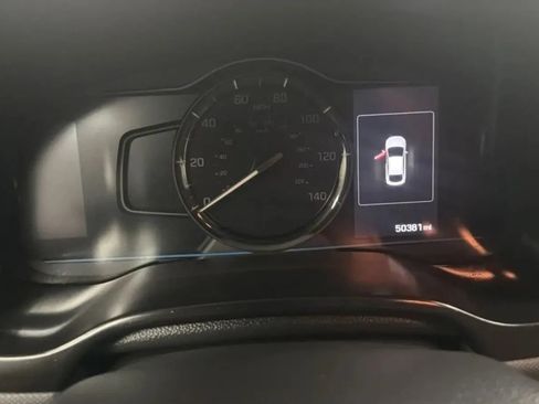 Used 2017 Hyundai Ioniq Blue FWD image 11
