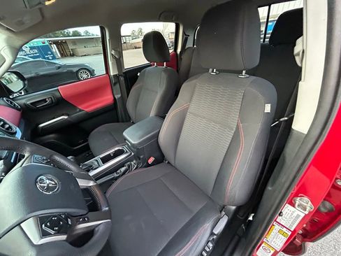Used 2019 Toyota Tacoma 2WD Double Cab image 25