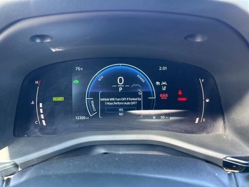 Used 2025 Toyota Camry SE image 11