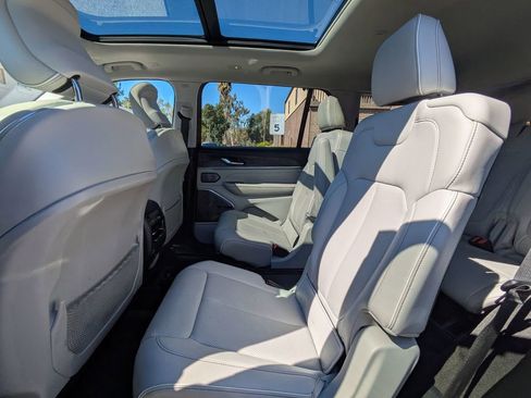 Certified 2021 Jeep Grand Cherokee L Overland w/ Luxury Tech Group IV image 23