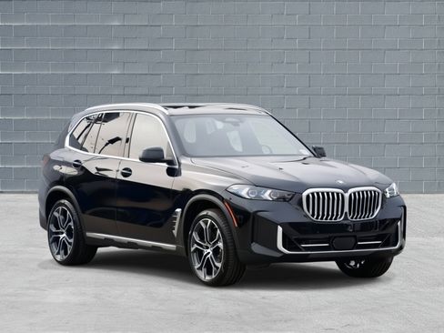 Used 2026 BMW X5 sDrive40i w/ Parking Assistance Package image 1