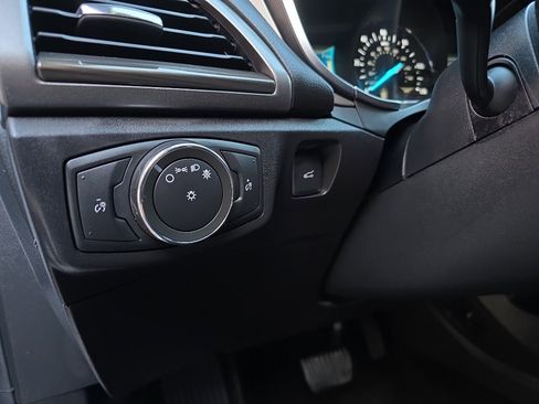 Used 2018 Ford Fusion SE w/ Equipment Group 602A image 5