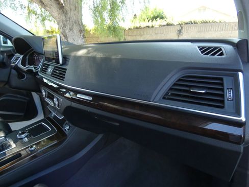 Used 2019 Audi Q5 2.0T Premium Plus w/ Premium Plus Package image 31