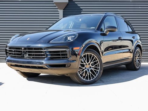 Certified 2023 Porsche Cayenne image 1