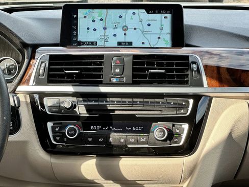 Used 2017 BMW 330i xDrive Sedan image 15