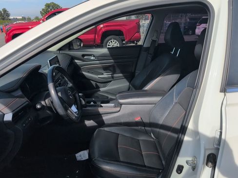 Used 2019 Nissan Altima 2.5 SR w/ SR Premium Package image 9