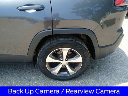 Used 2019 Jeep Cherokee Limited AWD/4WD image 5