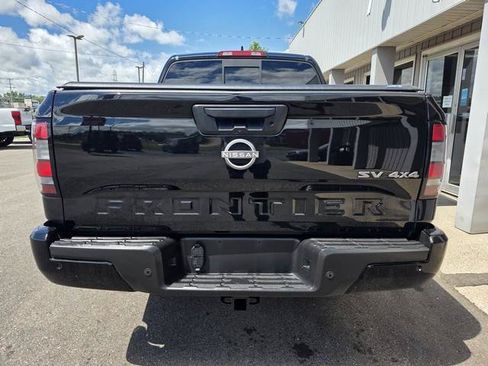 Used 2022 Nissan Frontier SV AWD/4WD image 6
