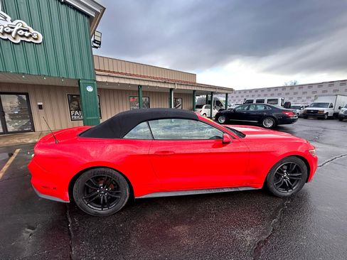 Used 2016 Ford Mustang Premium image 2