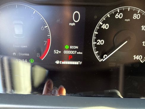 Used 2025 Honda HR-V Sport image 16