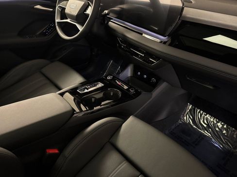 New 2025 Audi Q6 e-tron Premium Plus image 15