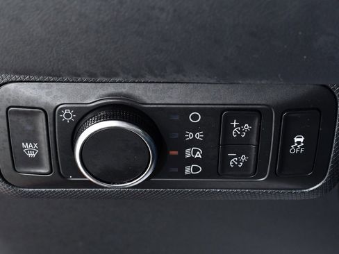 Used 2022 Ford Mustang Mach-E Premium image 31