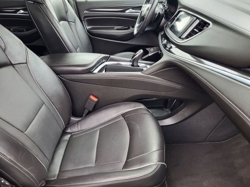 Used 2020 Buick Enclave Avenir w/ Avenir Technology Package AWD/4WD image 10
