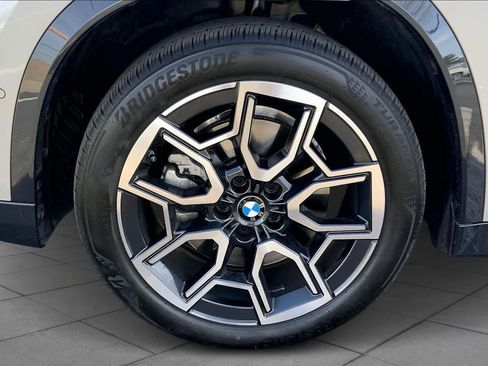 Used 2025 BMW X1 xDrive28i w/ Premium Package image 10