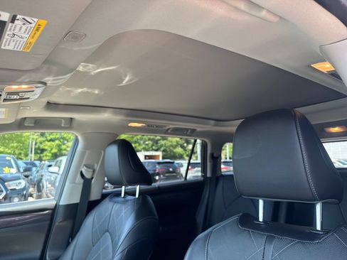 Used 2023 Toyota Highlander Platinum AWD/4WD image 17