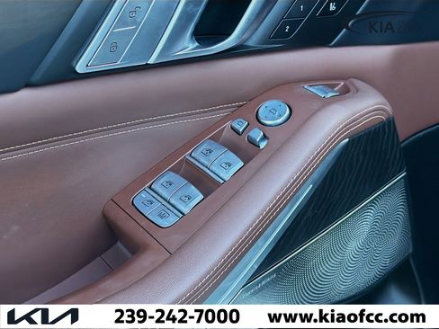 Used 2022 BMW X7 M50i image 22