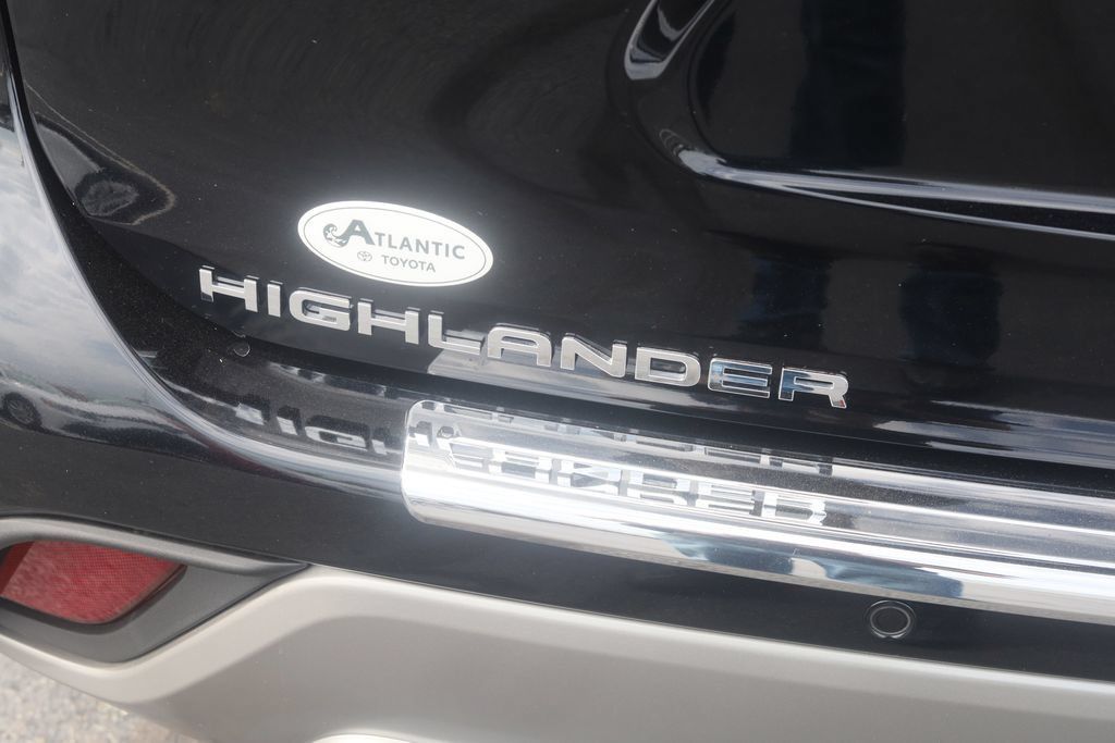 Used 2026 Toyota Highlander Platinum AWD/4WD image 36