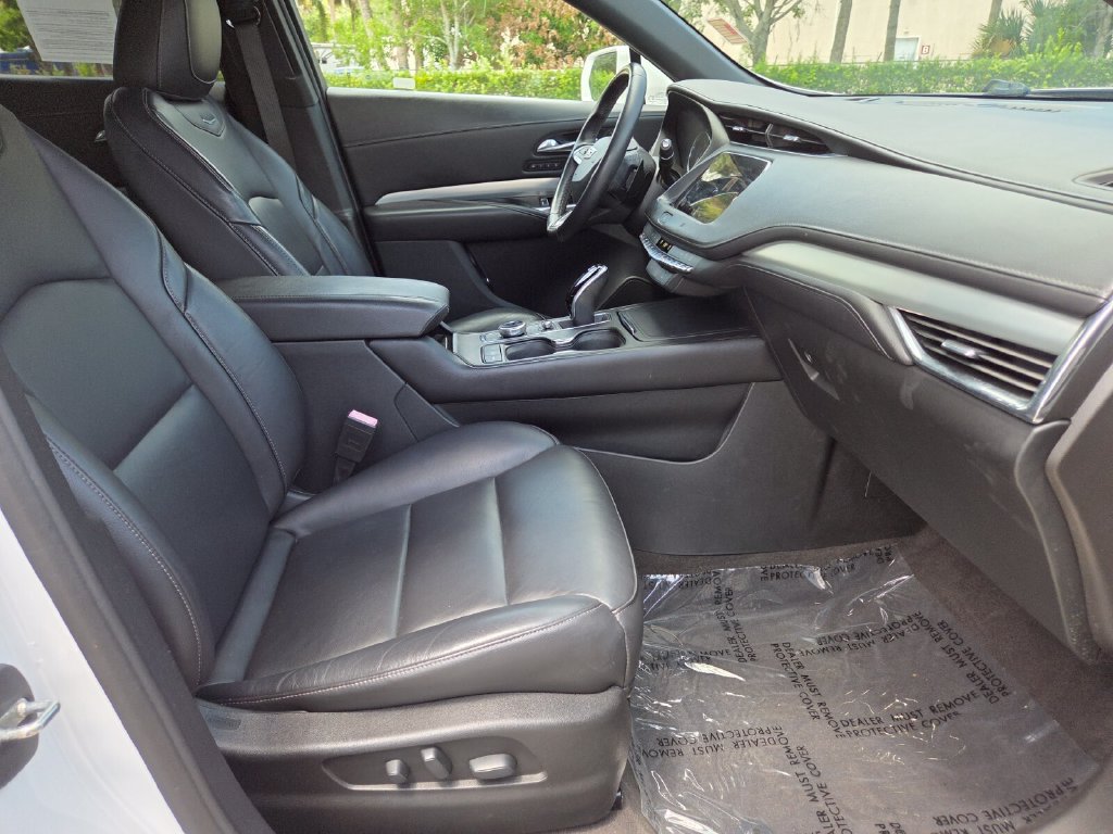 Used 2021 Cadillac XT4 Premium Luxury w/ Driver Awareness Package FWD image 15