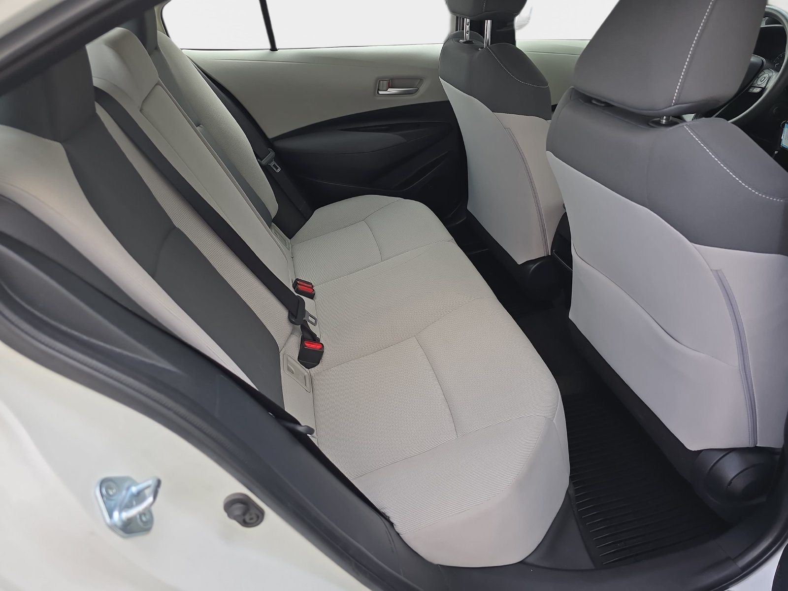 Used 2021 Toyota Corolla LE FWD image 13