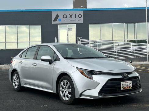 Used 2025 Toyota Corolla LE FWD image 1