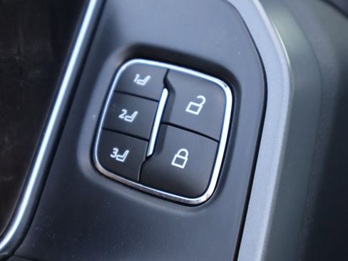 Used 2022 Ford F150 Lariat w/ Trailer Tow Package image 10