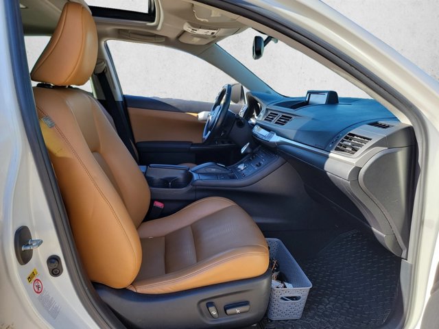 Used 2013 Lexus CT 200h w/ Premium Pkg w/Navigation FWD image 25