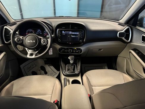 Used 2022 Kia Soul LX w/ Technology Package FWD image 9