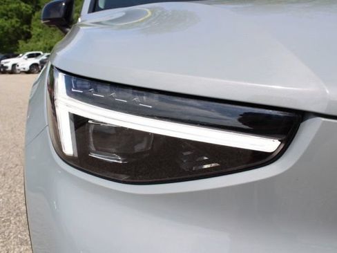 Certified 2024 Volvo XC40 B5 Ultimate w/ Protection Package Premier AWD/4WD image 12