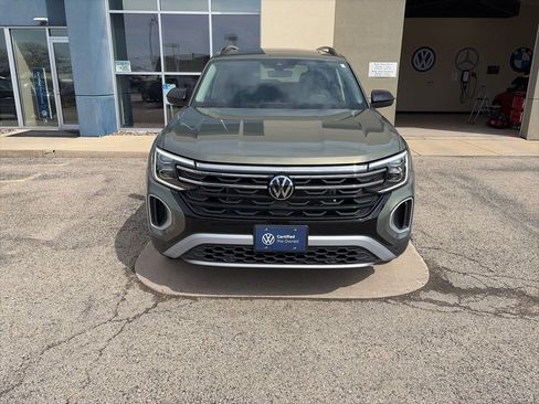 Certified 2025 Volkswagen Atlas Peak Edition SE image 3