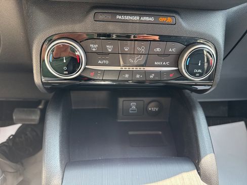 Used 2022 Ford Escape SEL image 18