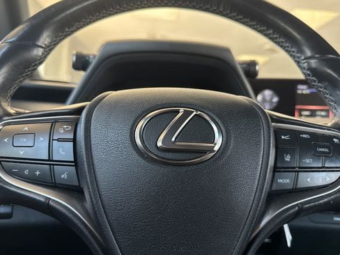 Used 2020 Lexus UX 200 w/ Accessory Package FWD image 24