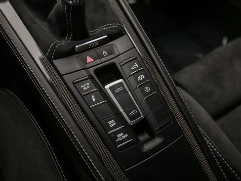 Certified 2021 Porsche 718 Boxster Spyder RWD image 18