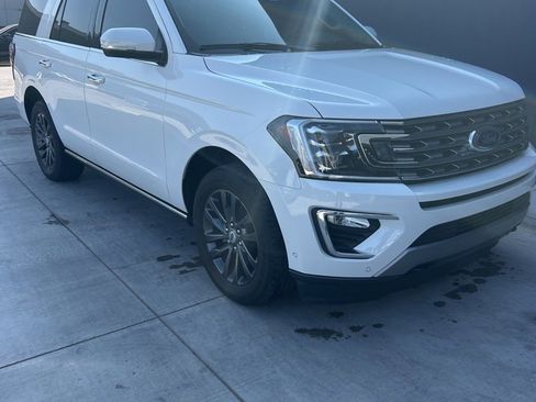 Used 2021 Ford Expedition Limited image 3