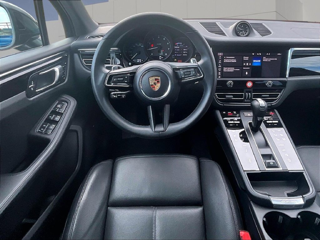 Certified 2026 Porsche Macan AWD/4WD image 13