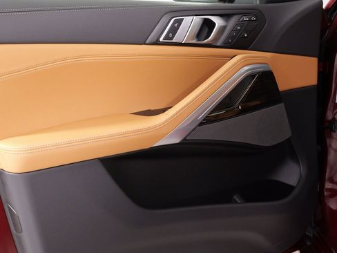 Used 2025 BMW X6 xDrive40i image 28