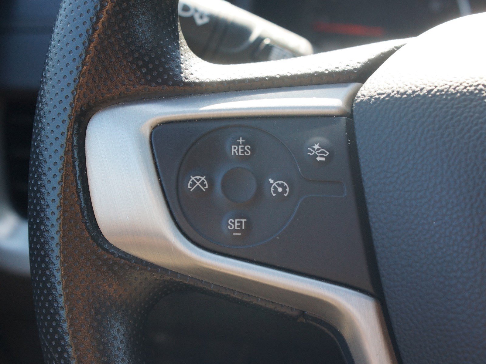 Used 2024 GMC Terrain SLE AWD/4WD image 8
