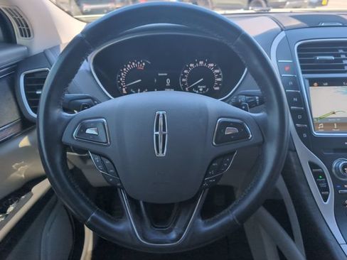 Used 2018 Lincoln MKX Select w/ Select Plus Package AWD/4WD image 19