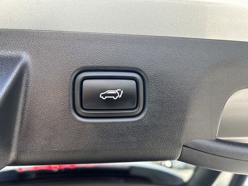 Used 2023 Hyundai Tucson Limited w/ Winter Package AWD/4WD image 24