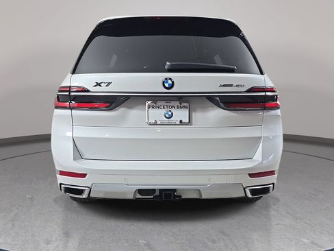 Used 2026 BMW X7 xDrive40i w/ Premium Package AWD/4WD image 7