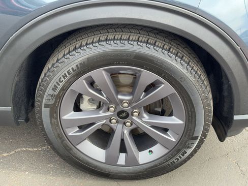 Used 2024 Ford Explorer XLT w/ Equipment Group 202A image 10