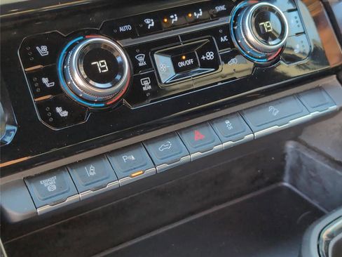 Used 2024 GMC Sierra 2500 AT4 w/ AT4 Premium Plus Package image 20