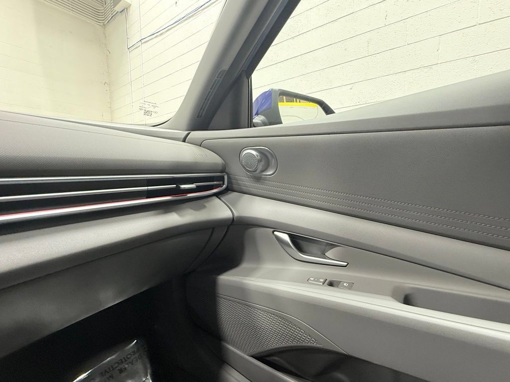 Used 2024 Hyundai Elantra SEL FWD image 20
