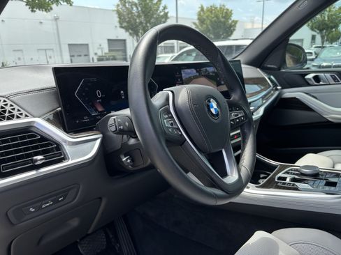 Used 2024 BMW X5 xDrive40i w/ Premium Package AWD/4WD image 16