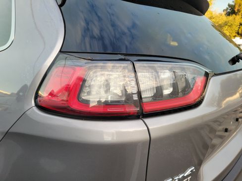 Used 2019 Jeep Cherokee Latitude Plus image 10