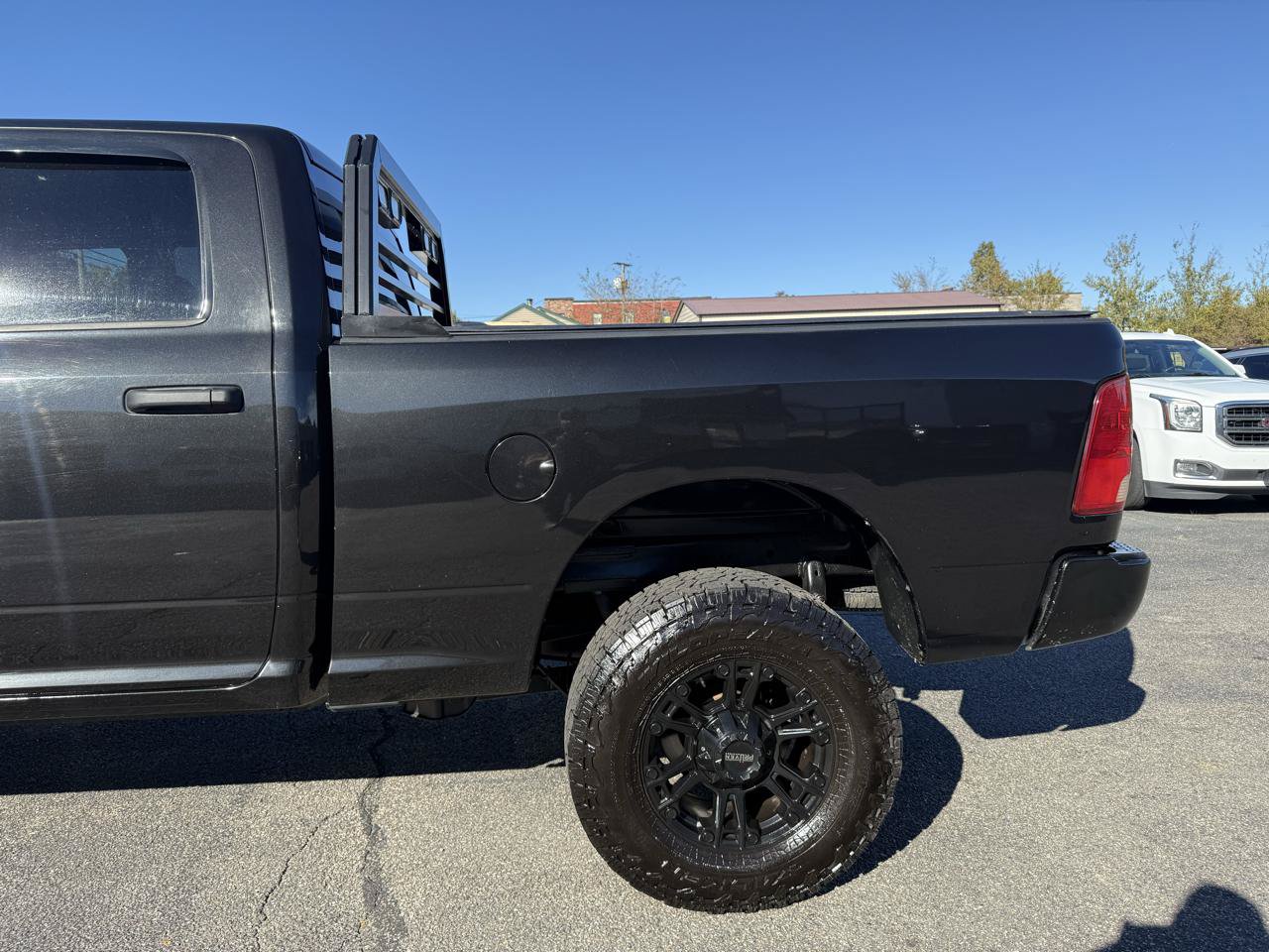 Used 2018 RAM 2500 Tradesman w/ Chrome Appearance Group AWD/4WD image 5
