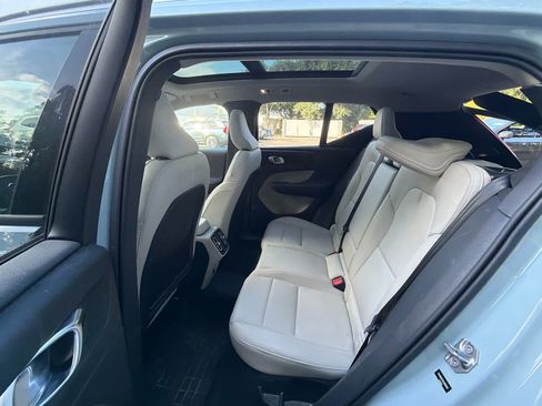 Used 2019 Volvo XC40 T5 Momentum AWD/4WD image 23