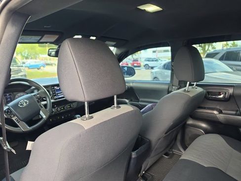 Used 2020 Toyota Tacoma TRD Off-Road w/ Technology Package AWD/4WD image 14