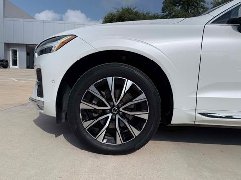 Used 2023 Volvo XC60 B5 Plus AWD/4WD image 10
