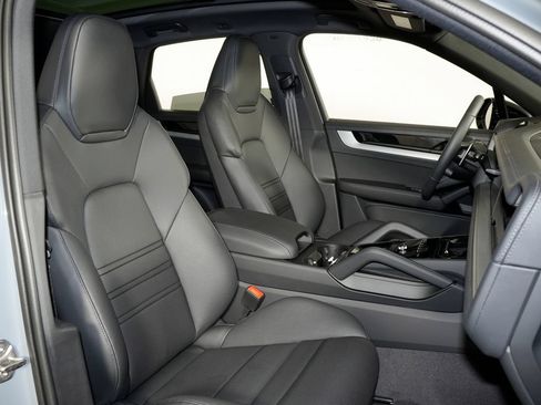 New 2026 Porsche Cayenne S AWD/4WD image 39