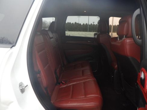 Used 2017 Jeep Grand Cherokee SRT image 19